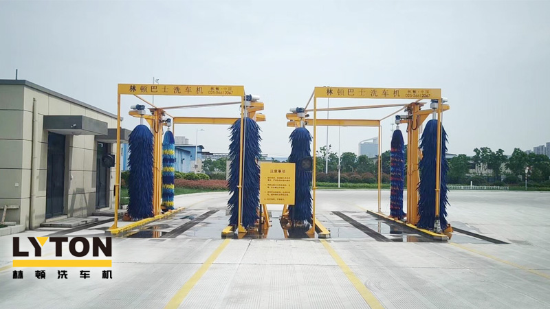 巴士、公交車(chē)用電腦洗車(chē)機(jī)，采用電腦控制，自動(dòng)化程度高