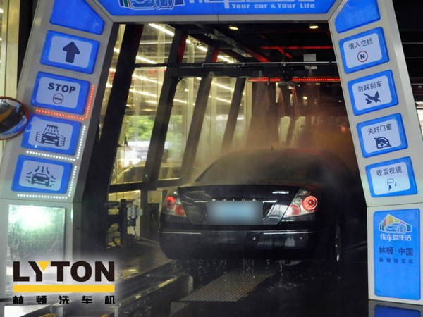 FX11隧道式連續(xù)性電腦洗車機為汽車維修店、汽車美容店更佳選擇產(chǎn)品