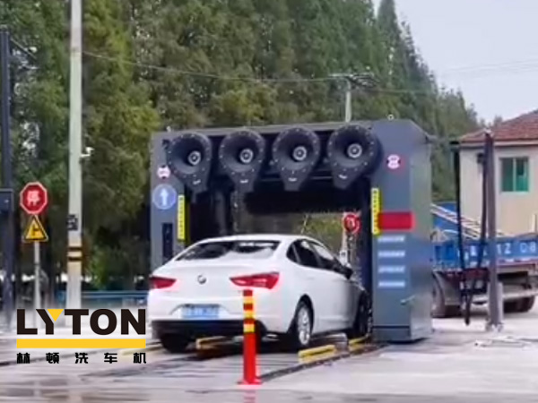 蕭山西湖石油選配林頓龍門往復式全自動洗車機，防銹蝕耐腐，經(jīng)久耐用